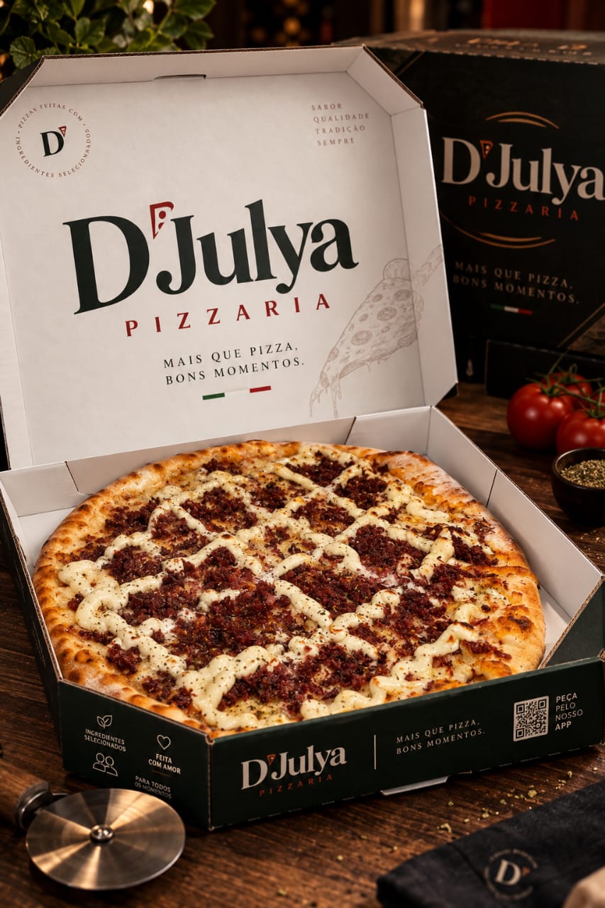 Pizza de charque da loja na caixa, com catupiry e carne seca
